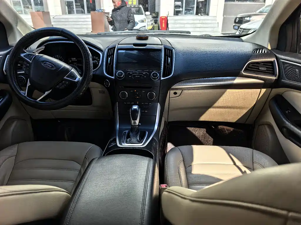 Ford Edge 2015 — фото 7