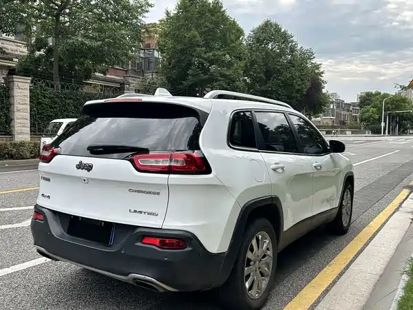 Jeep Cherokee 2016