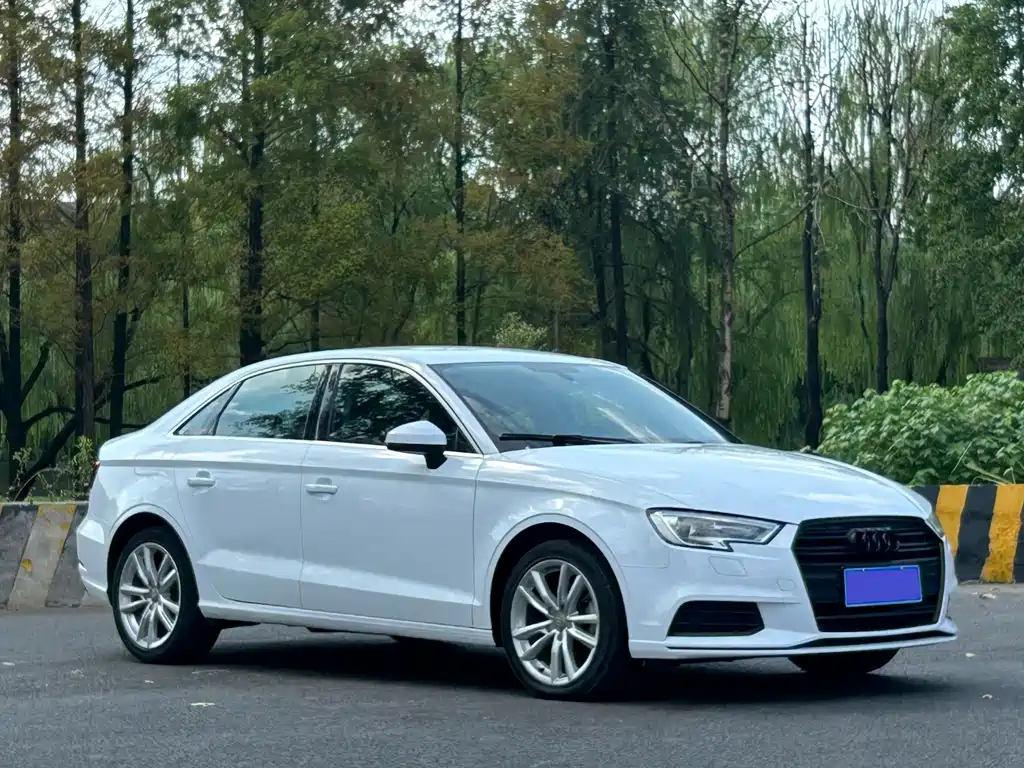 Audi A3 2018 — фото 3