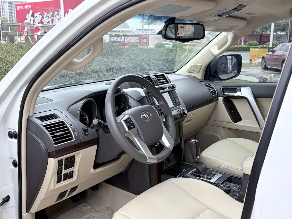 Toyota Prado 2016 — фото 18