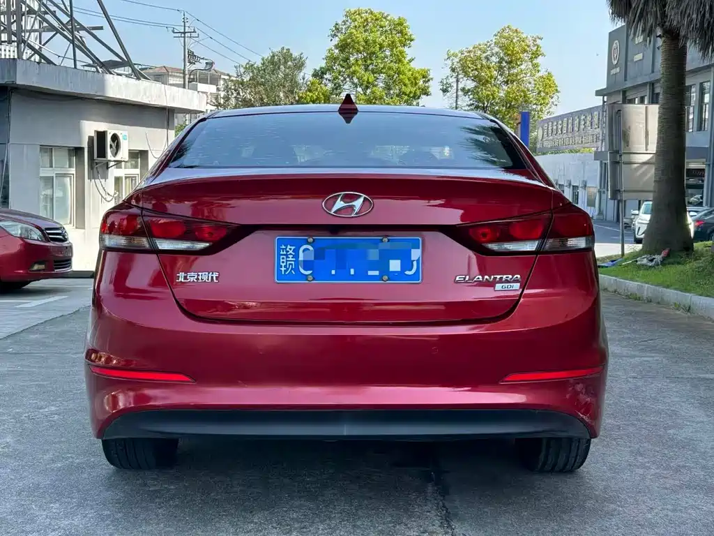 Hyundai Elantra 2018 — фото 5