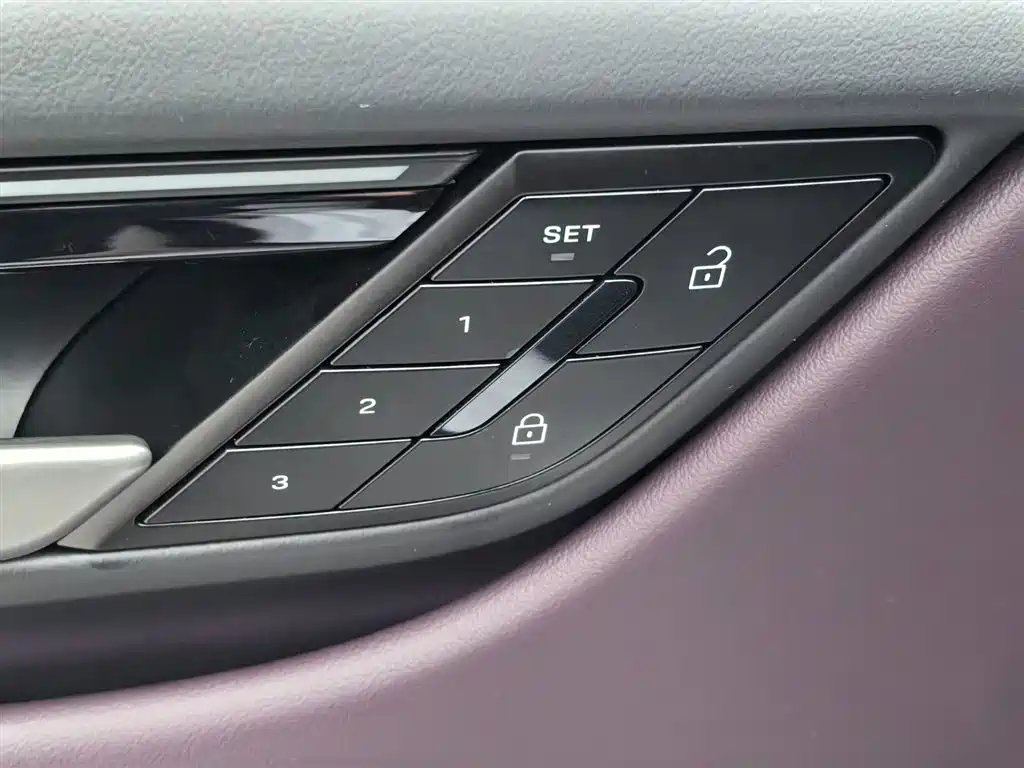 Porsche Macan New Energy 2025 — фото 17