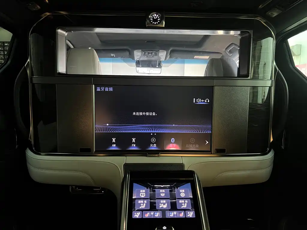 Lexus LM 2022 — фото 14