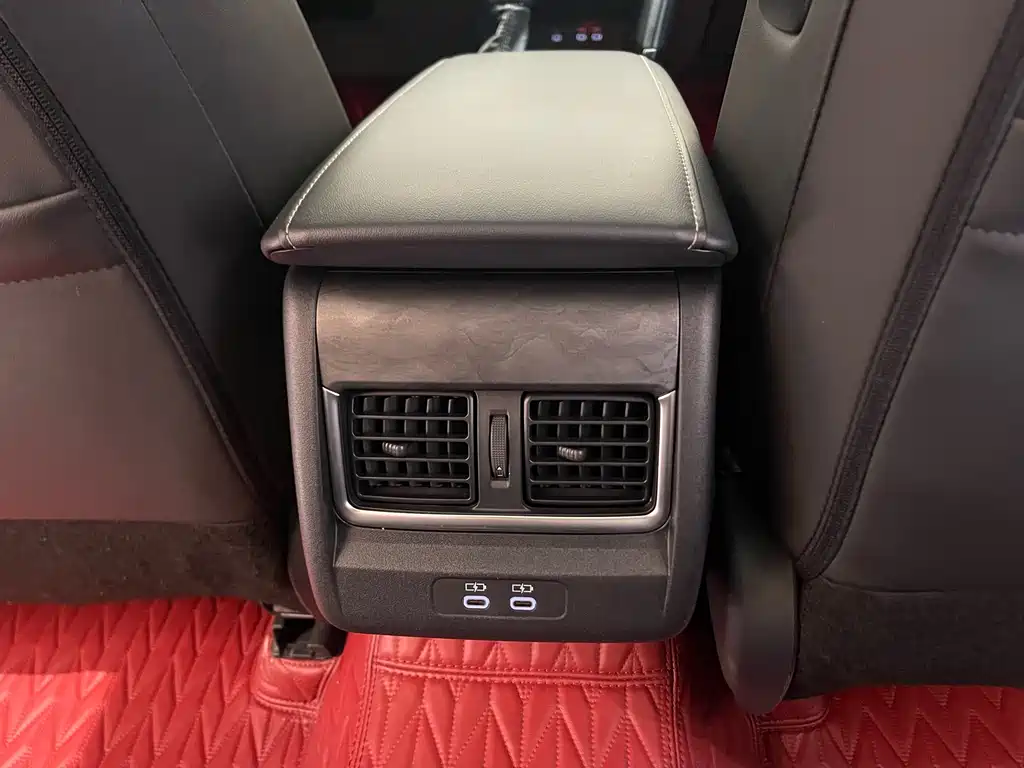Toyota Camry 2024 — фото 19