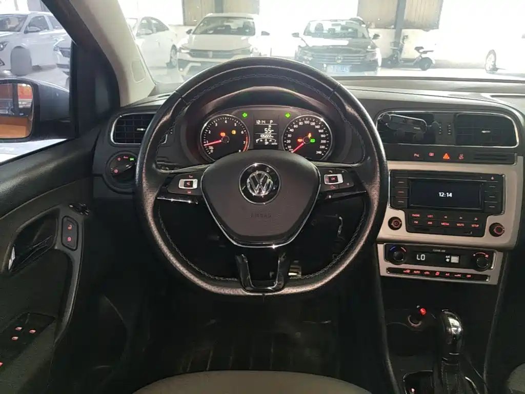 Volkswagen Polo 2017 — фото 11