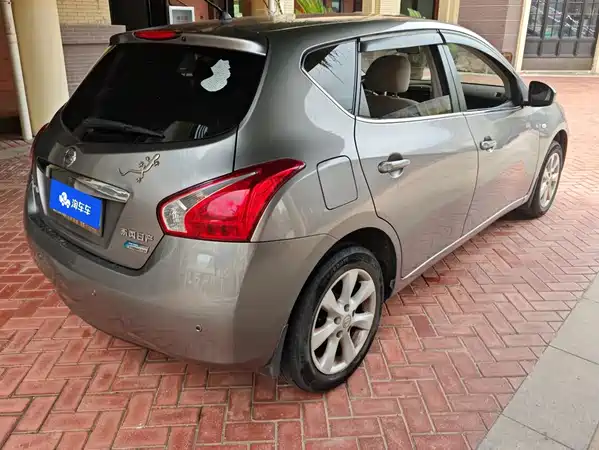 Nissan Tiida 2012