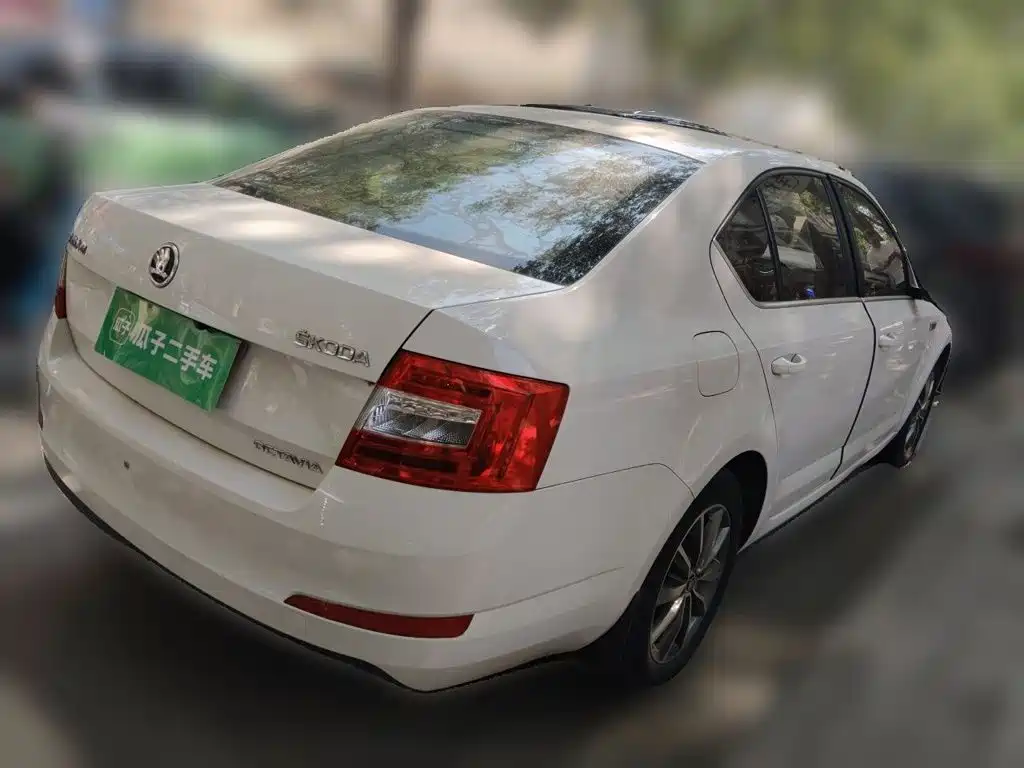 Skoda Octavia 2016 — фото 16