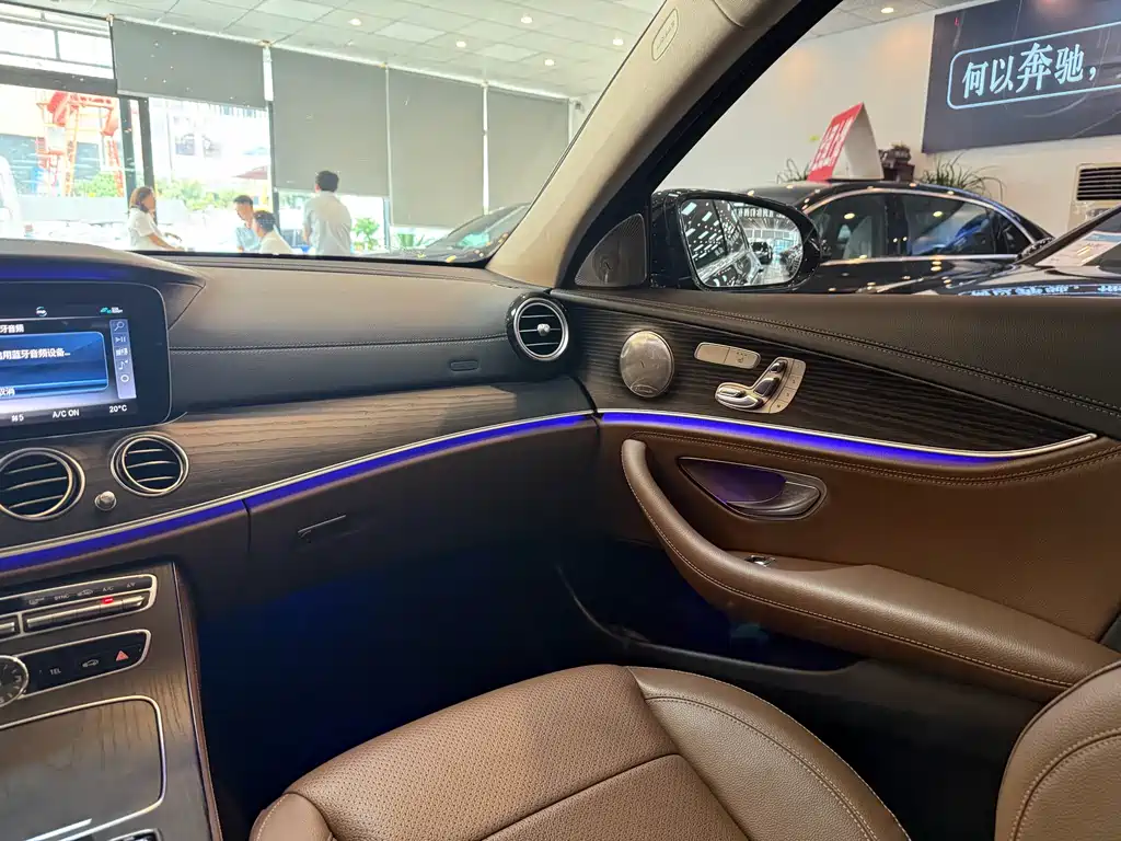 Mercedes-Benz E-Class 2020 — фото 19