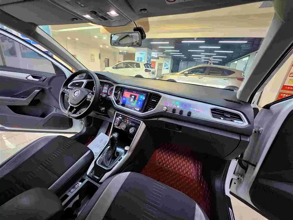 Volkswagen T-Roc 2022 — фото 12