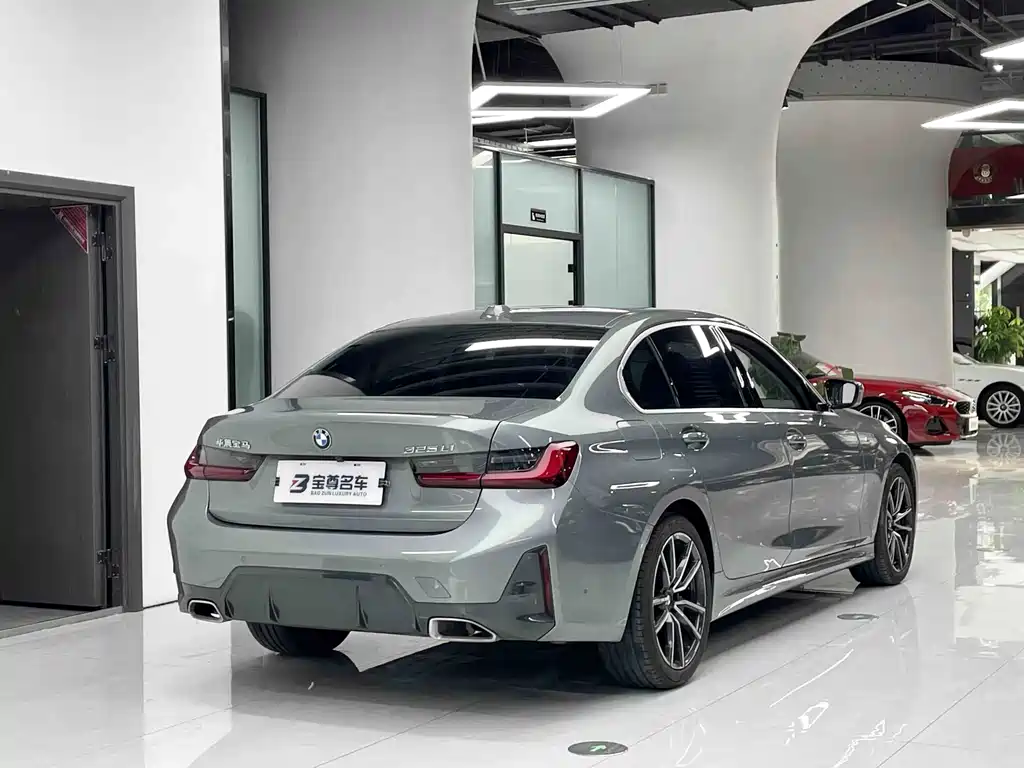 BMW 3 Series 2023 — фото 10