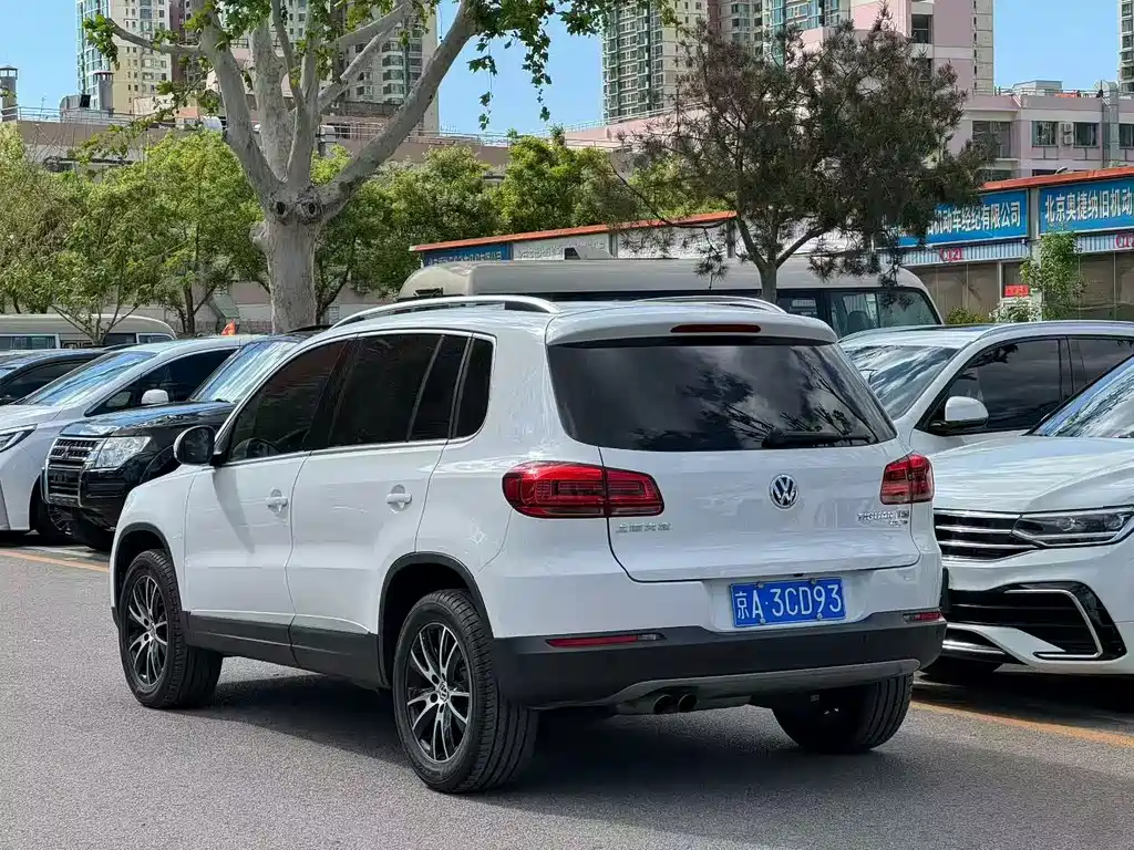 Volkswagen Tiguan 2015 — фото 8