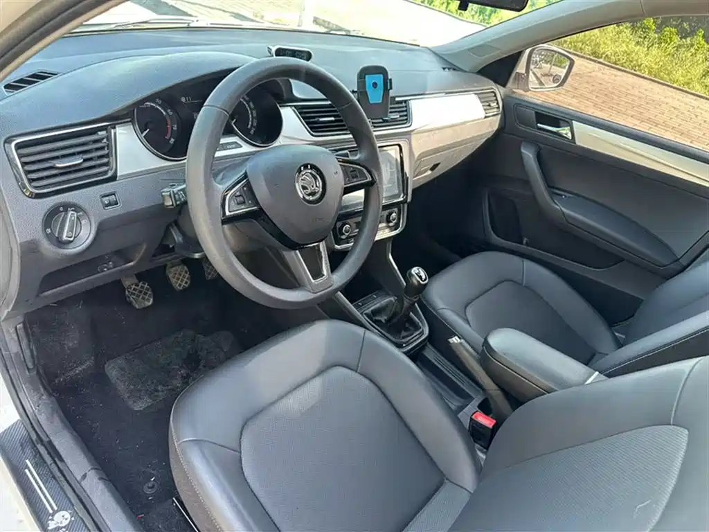 Skoda Rapid 2020 — фото 14