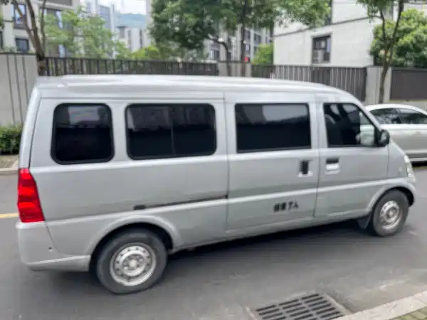 Wuling Rongguang 2012