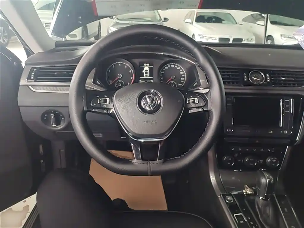 Volkswagen Passat 2019 — фото 11