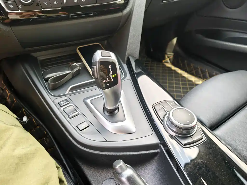 BMW 3 Series GT 2019 — фото 11