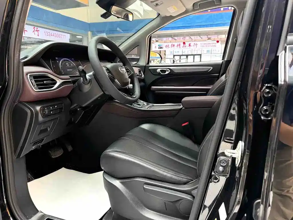 GAC Trumpchi M6 2022 — фото 5