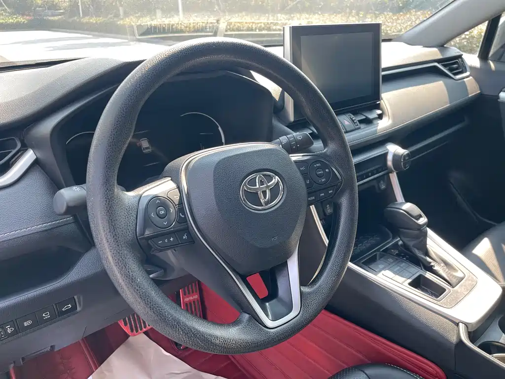 Toyota RAV4 2021 — фото 15