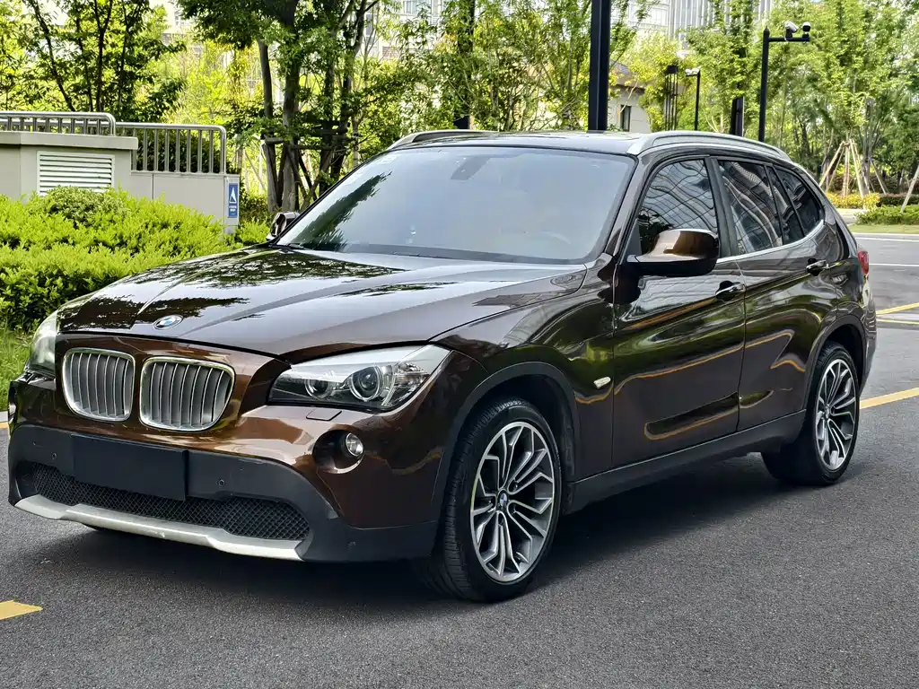 BMW X1 2012 — фото 1