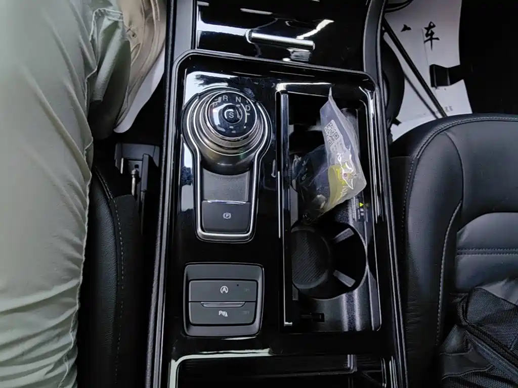 Ford Edge 2020 — фото 10