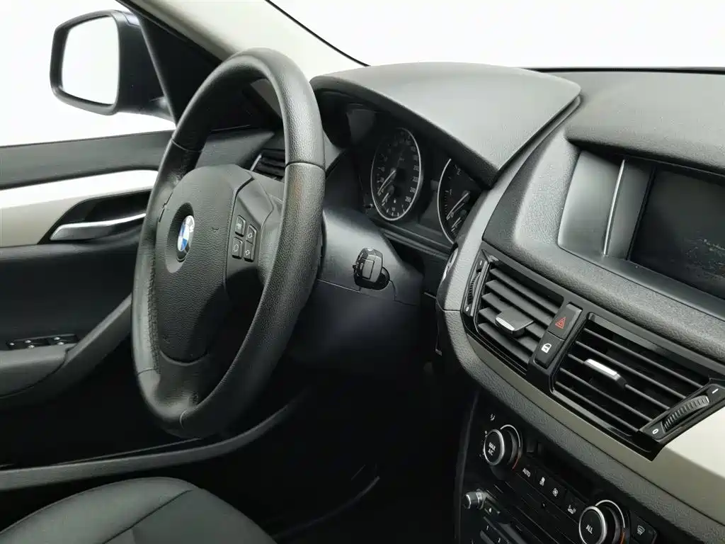 BMW X1 2013 — фото 22