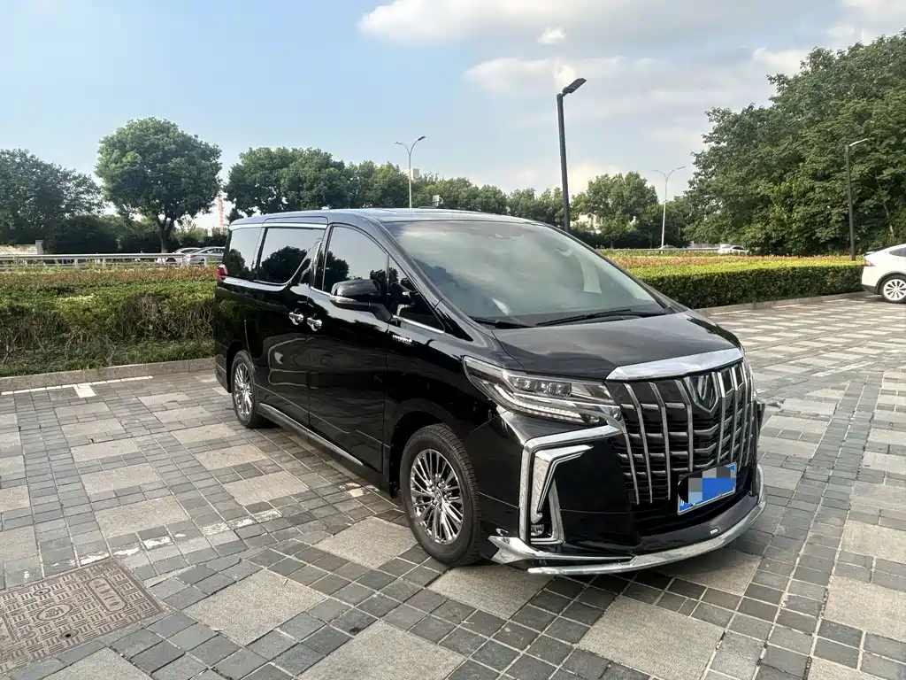 Toyota Alphard 2022 — фото 2
