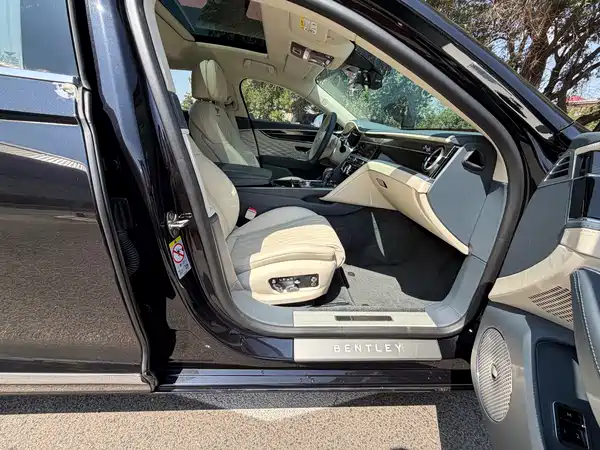 Bentley Flying Spur 2022
