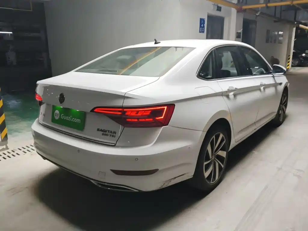 Volkswagen Sagitar 2020