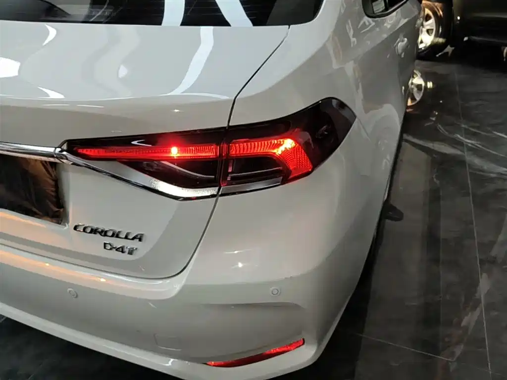 Toyota Corolla 2021 — фото 8