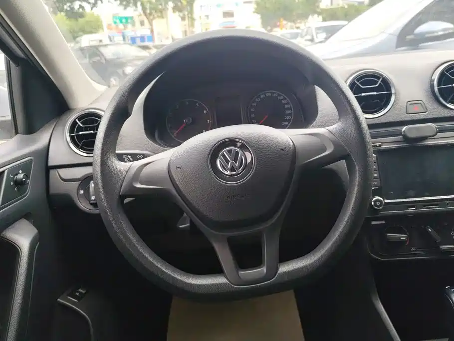 Volkswagen Jetta 2017 — фото 15
