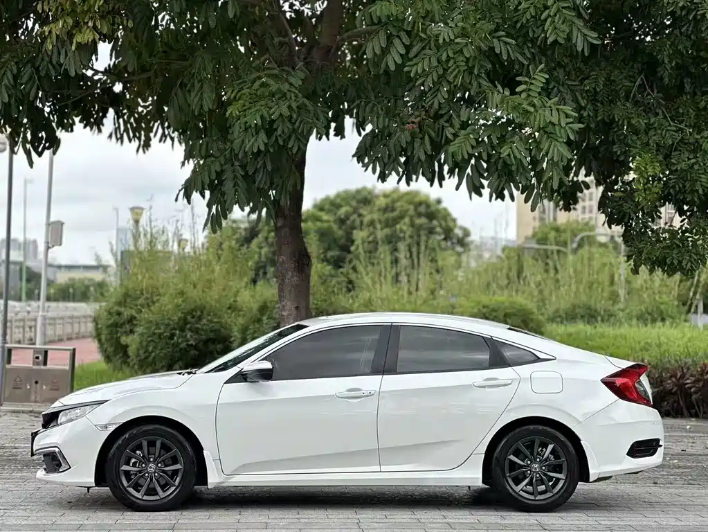 Honda Civic 2019 — фото 14