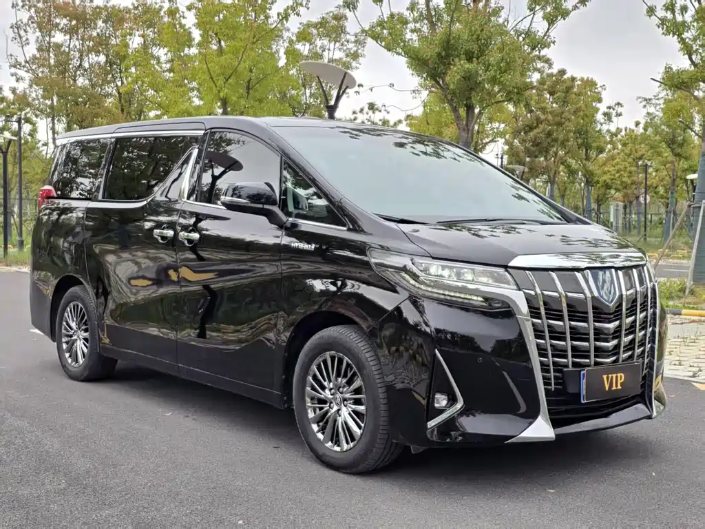 Toyota Alphard 2023 — фото 3