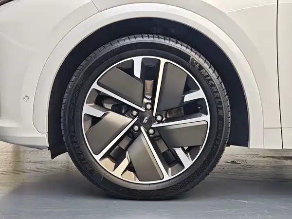 Li Auto L7 2025