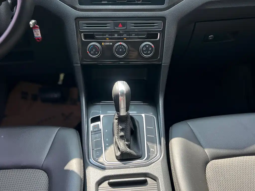 Volkswagen Golf Jialu 2018 — фото 12