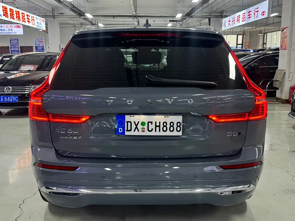 Volvo XC60 2022 — фото 5