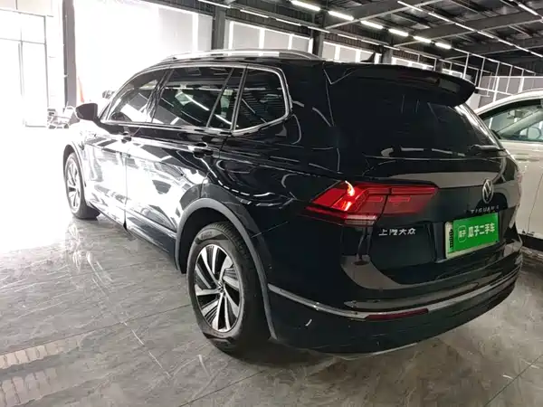 Volkswagen Tiguan L Plug-In Hybrid 2021