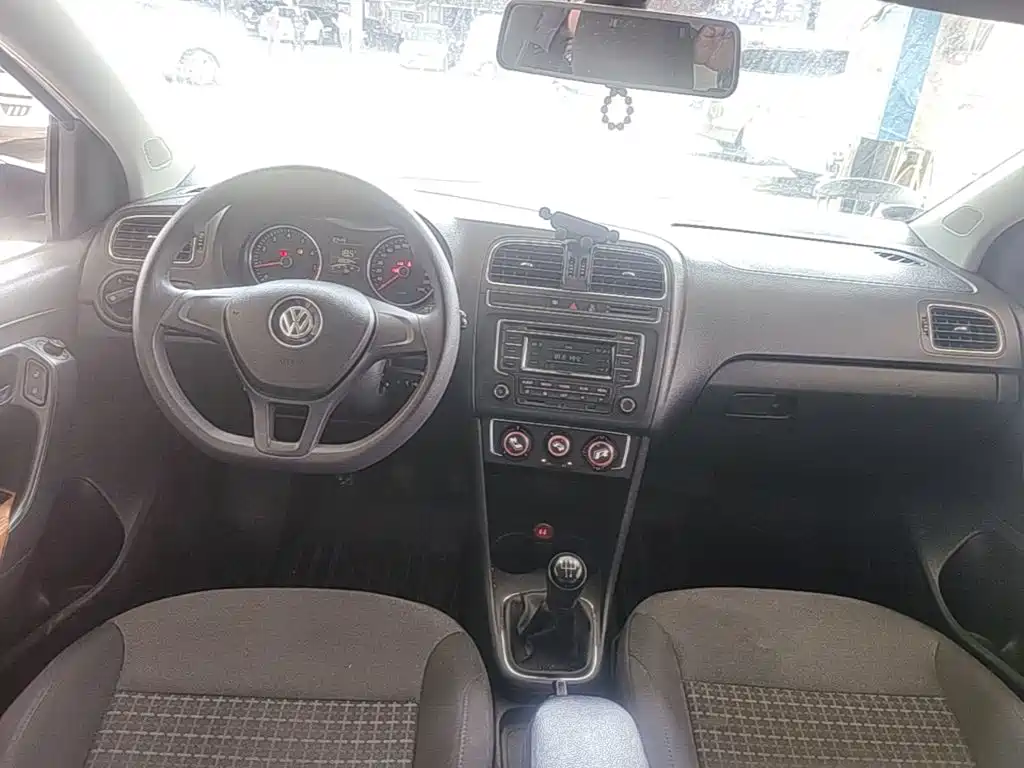 Volkswagen Polo 2015