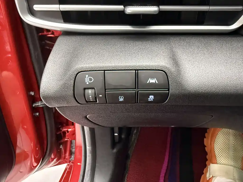 Hyundai Elantra 2022 — фото 10