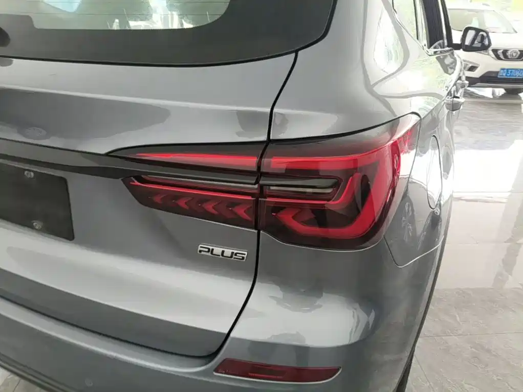Roewe RX5 New Energy 2021 — фото 8