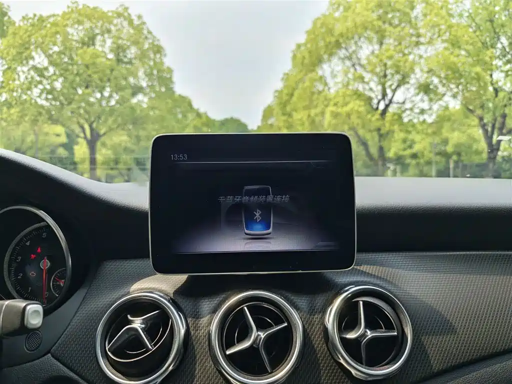 Mercedes-Benz GLA 2018 — фото 15