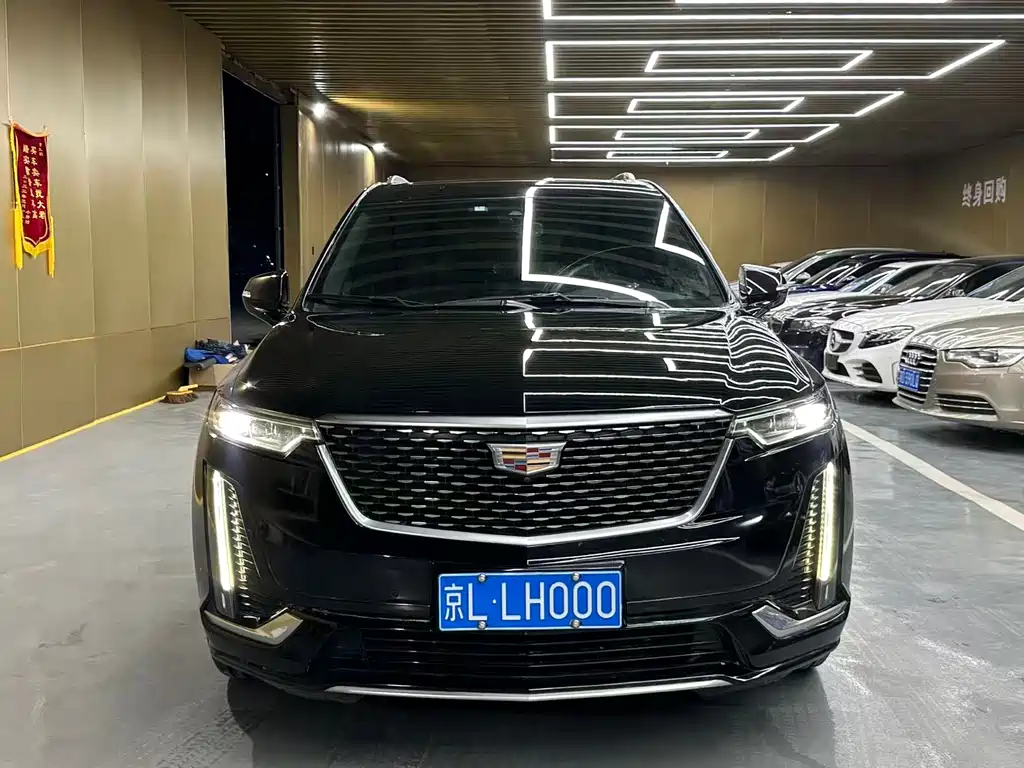 Cadillac XT6 2021 — фото 2
