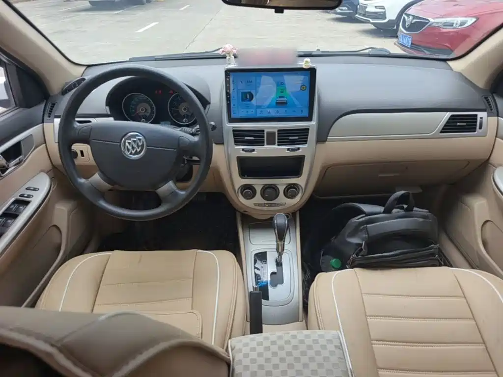 Buick Excelle 2015 — фото 10