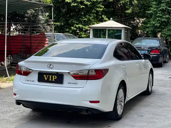 Lexus ES 2014