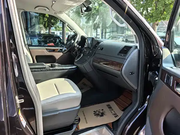 Volkswagen Metroway 2015