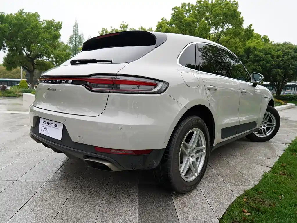 Porsche Macan 2019 — фото 17