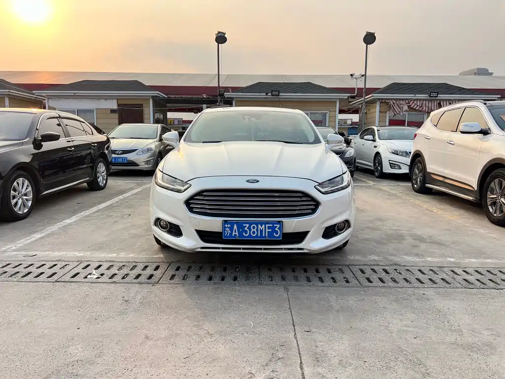 Ford Mondeo 2015 — фото 1