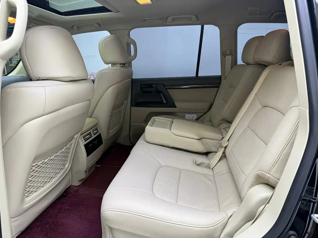 Toyota Land Cruiser 2019 — фото 13