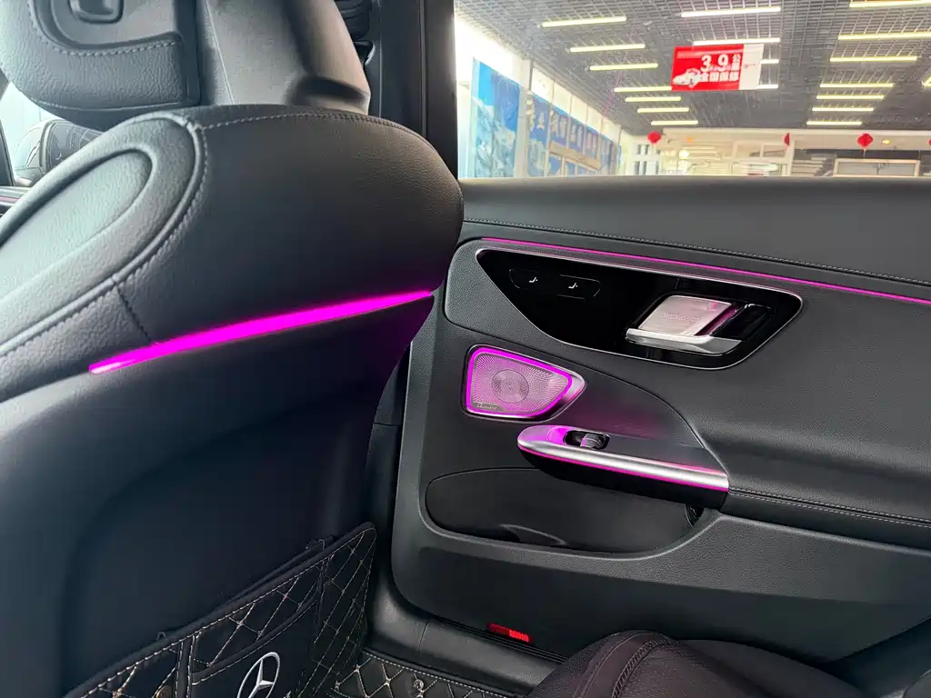 Mercedes-Benz C-Class 2023 — фото 9