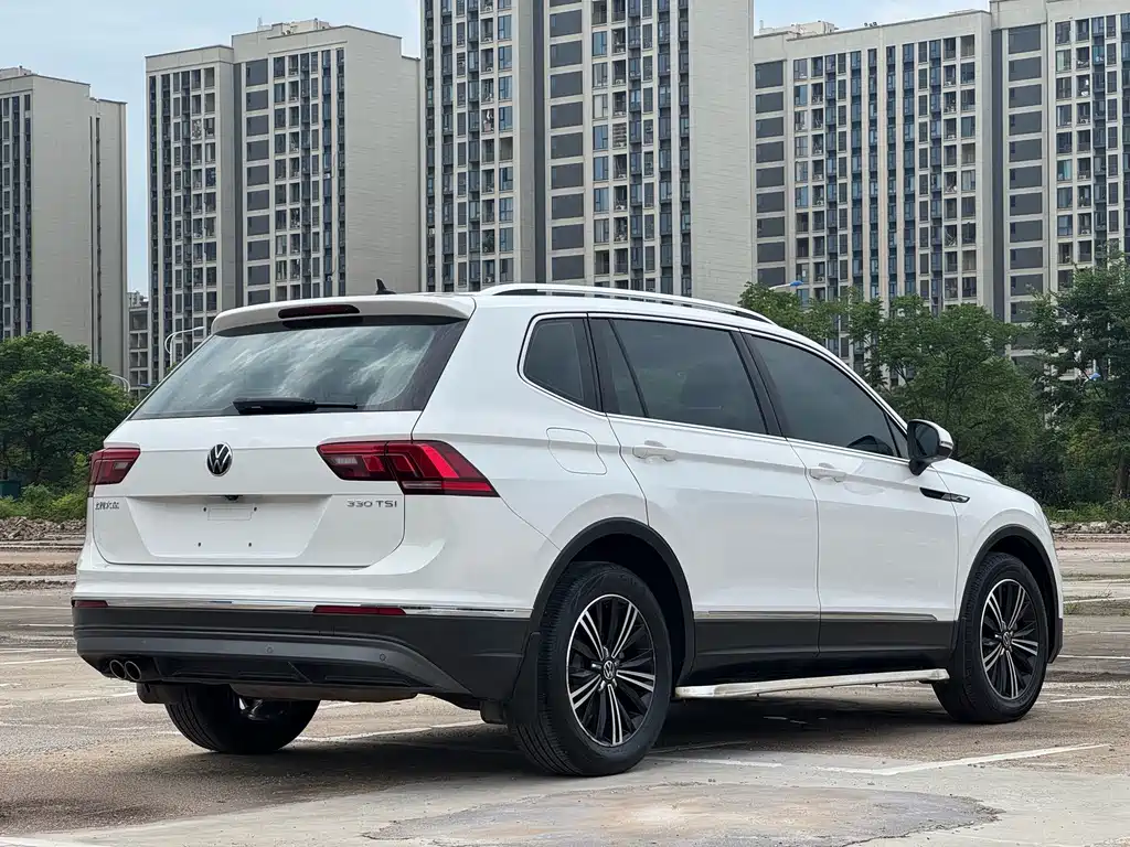 Volkswagen Tiguan L 2021 — фото 10