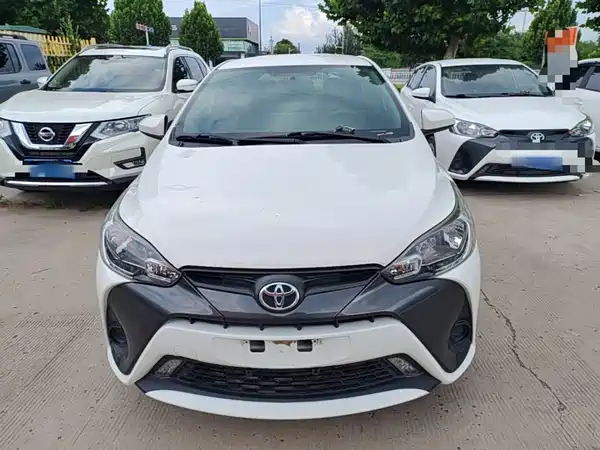 Toyota Yaris L 2021