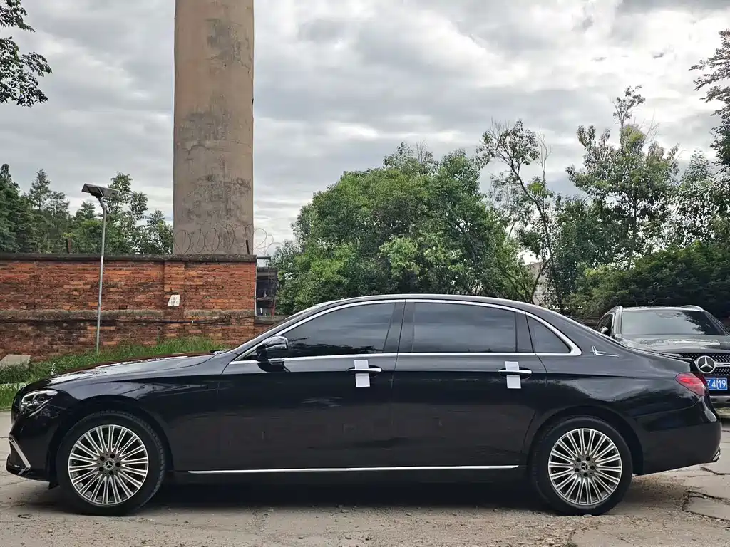 Mercedes-Benz E-Class 2022